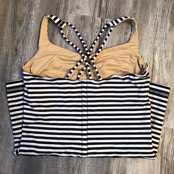 Lululemon tank - Picture 2 of 4